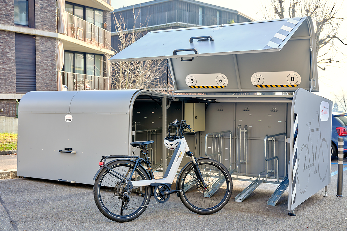 Jede Box bietet Platz für 4 Velos und verfügt über Haken für Helme und Leuchtwesten. (Foto: Laurent Kaczor)